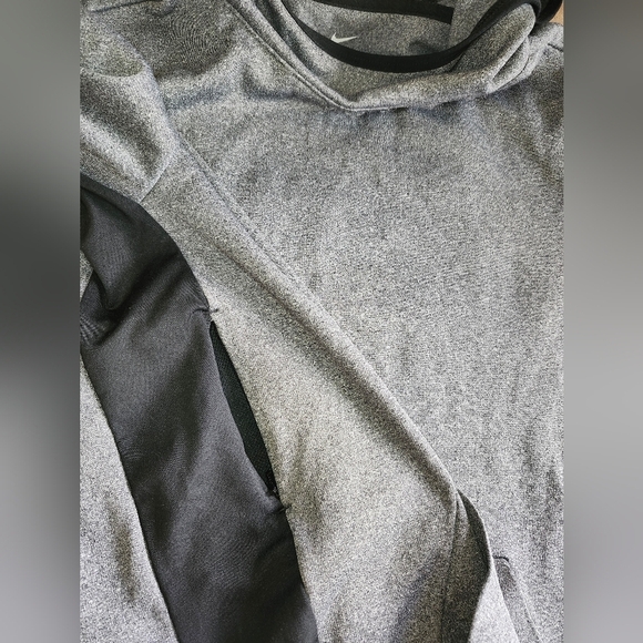 Nike Thermafit Hooded Athletic Lightweight Sweater Shirt - Picture 3 of 6